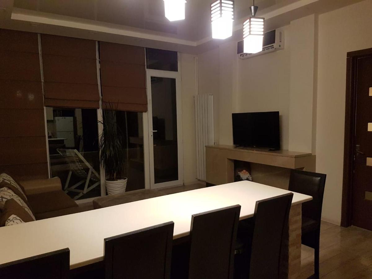 Apartment Magnolia Batoemi Buitenkant foto